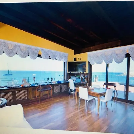 ベッド・アンド・ブレックファスト Palace Vista Mare